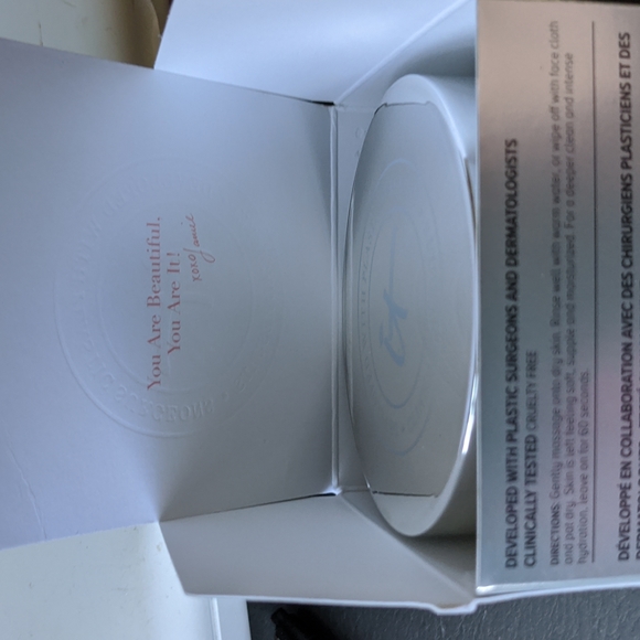 New It Cosmetics Bye Bye Makeup Balm - Picture 2 of 6